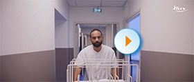 Main dans la main : Des TMS en EHPAD